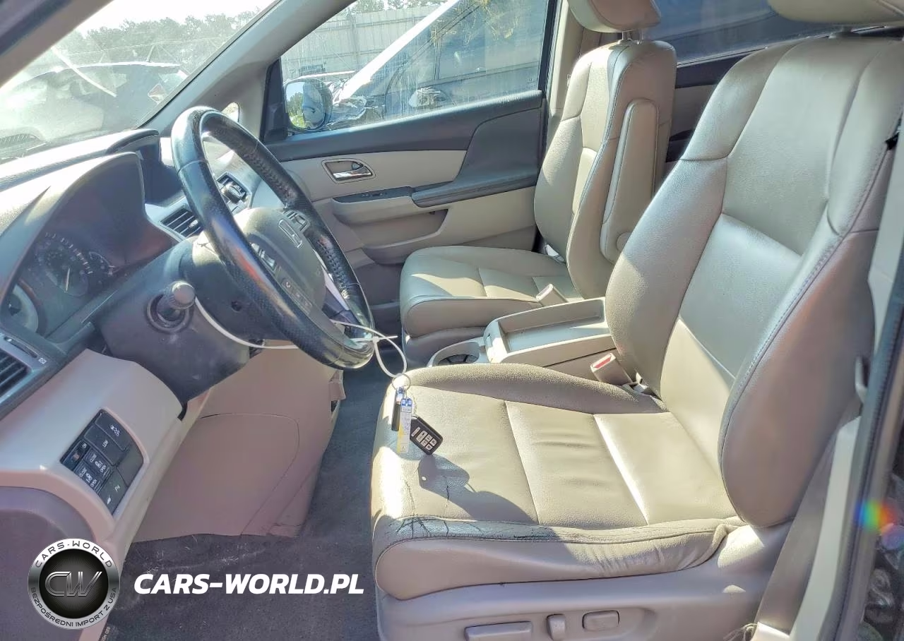 2014 Honda Odyssey Touring VIN:5FNRL5H93EB117546 - 7