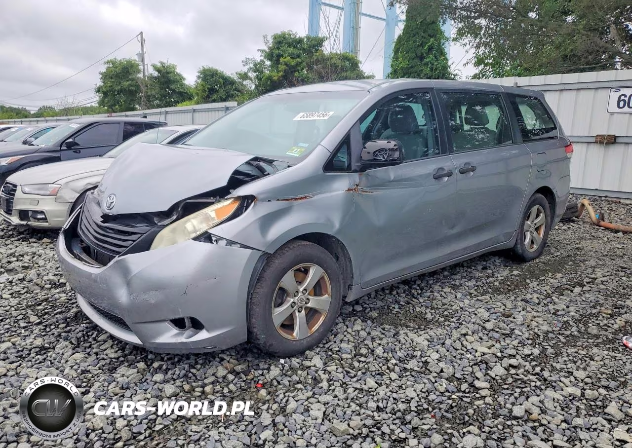 2012 Toyota Sienna Base 7-Passenger – zdjęcie 1 z 13