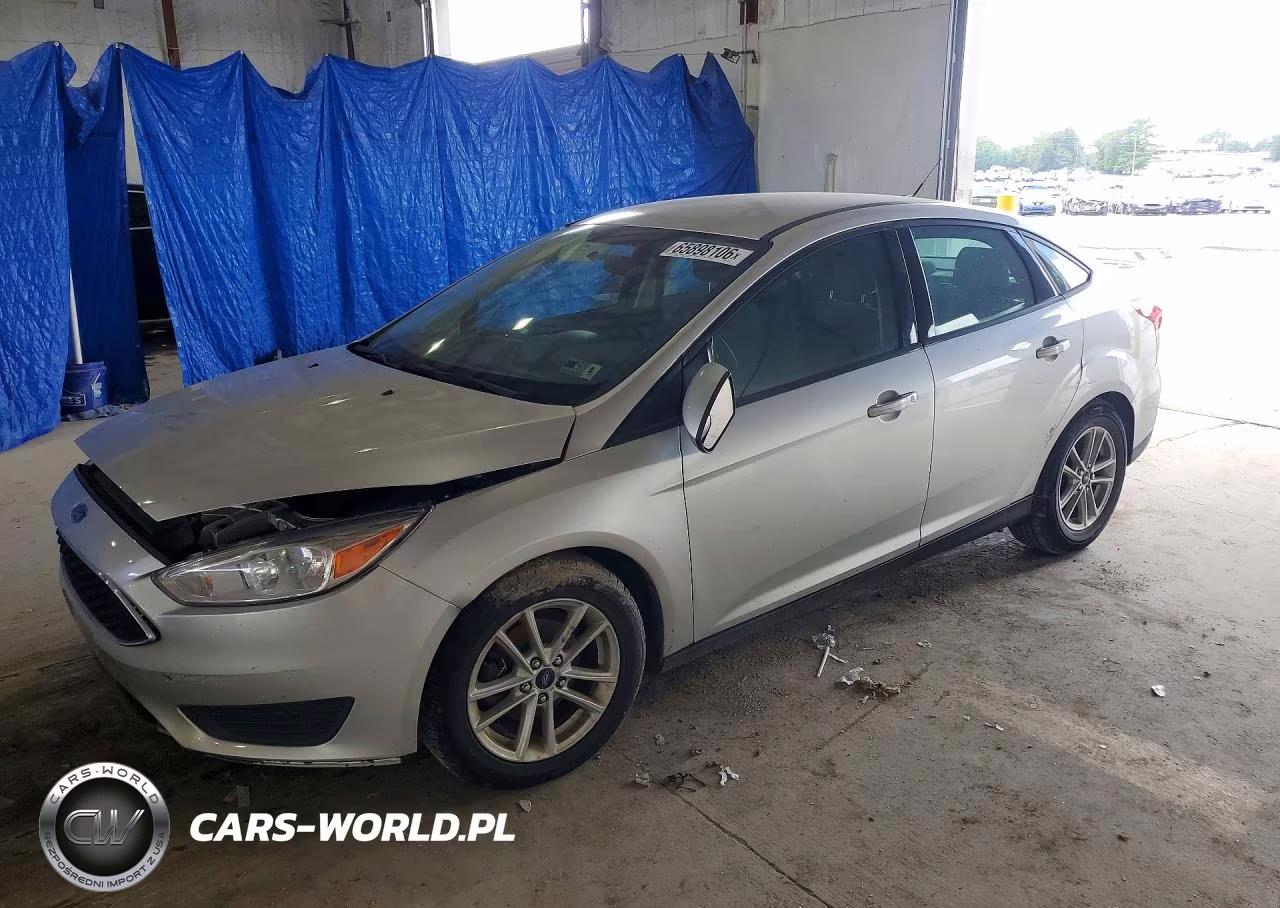 2018 Ford Focus Se VIN:1FADP3F22JL267377 - 1