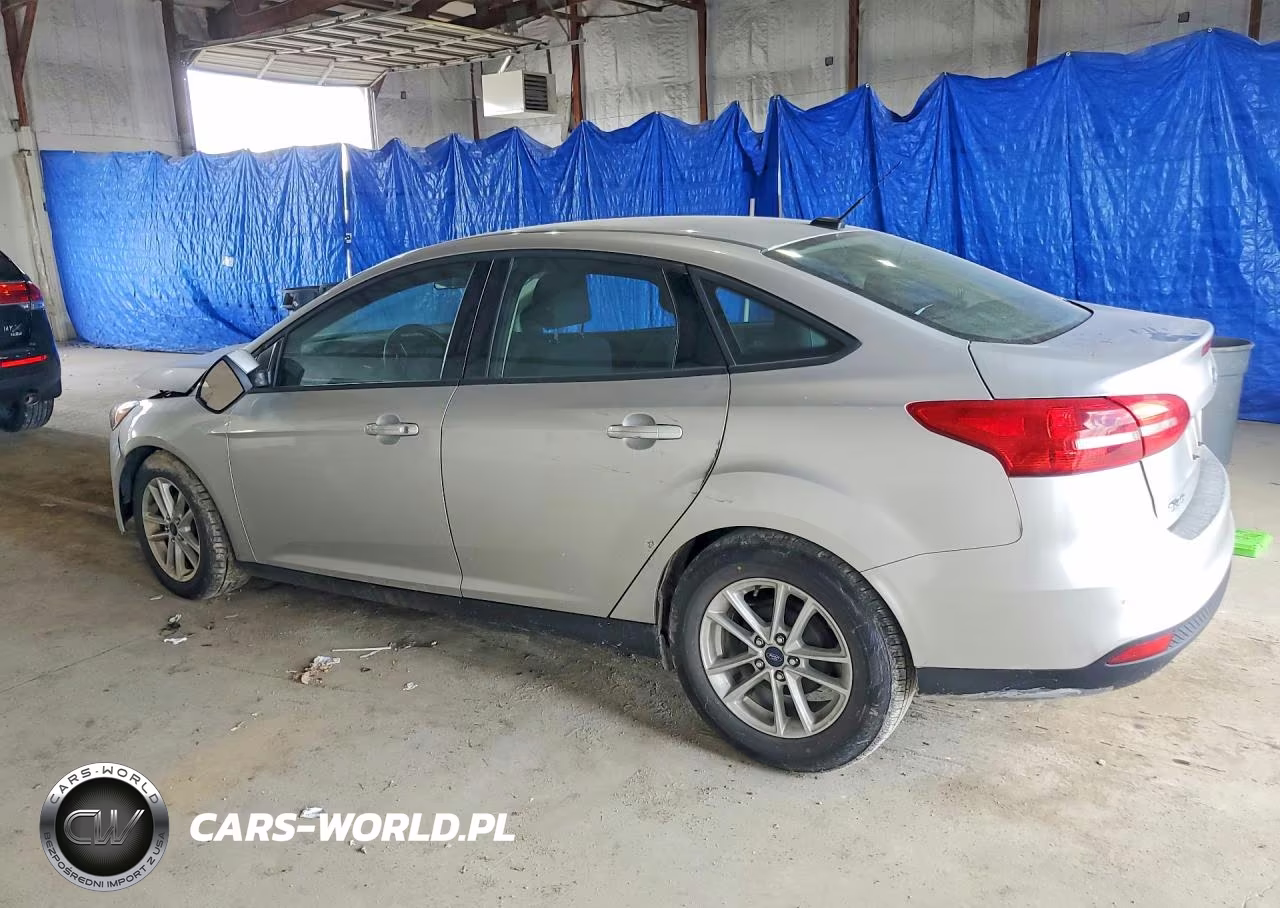 2018 Ford Focus Se VIN:1FADP3F22JL267377 - 2