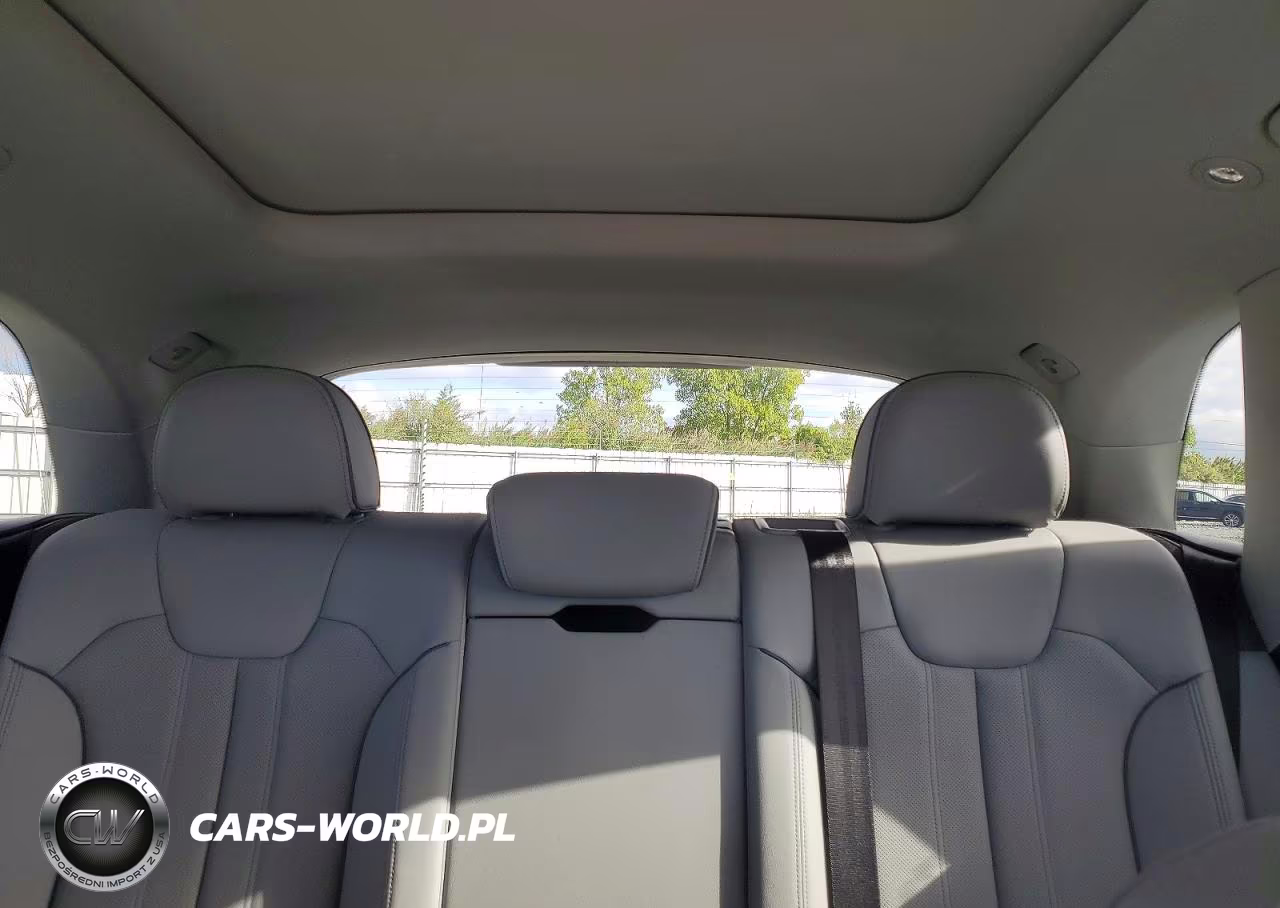 2025 Audi Q5 Prestige VIN:WA1CAAFY5M2056260 - 10