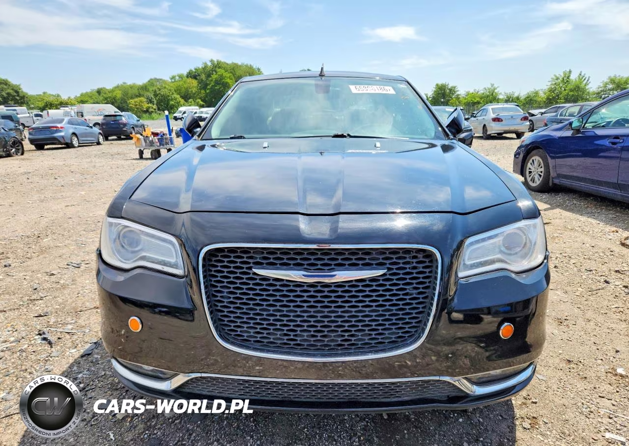 2015 Chrysler 300 Limited VIN:2C3CCARG1FH923221 - 5