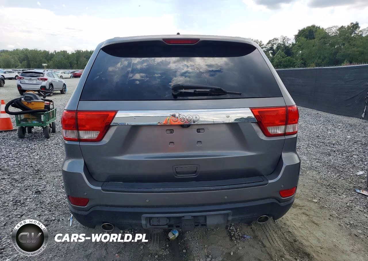 2012 Jeep Grand Cherokee Laredo VIN:1C4RJFAT2CC211316 - 6