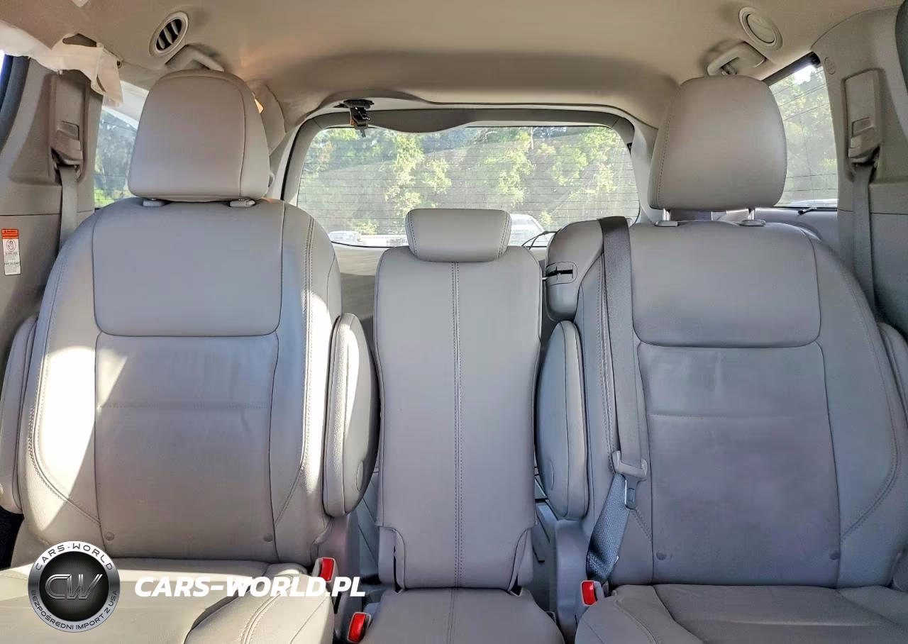 2015 Toyota Sienna Xle 8-Passenger VIN:5TDYK3DC6FS637872 - 10