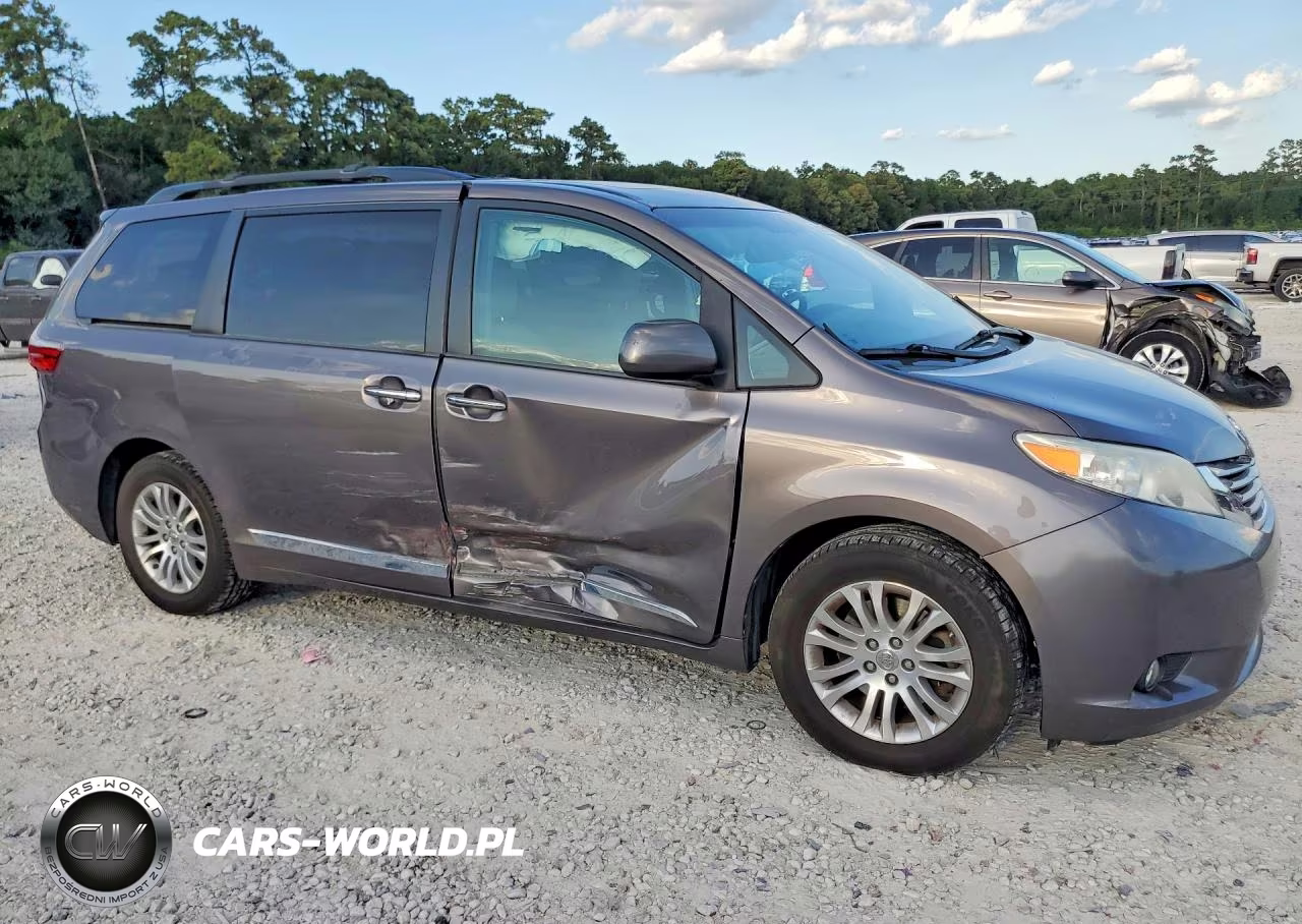 2015 Toyota Sienna Xle 8-Passenger VIN:5TDYK3DC6FS637872 - 4