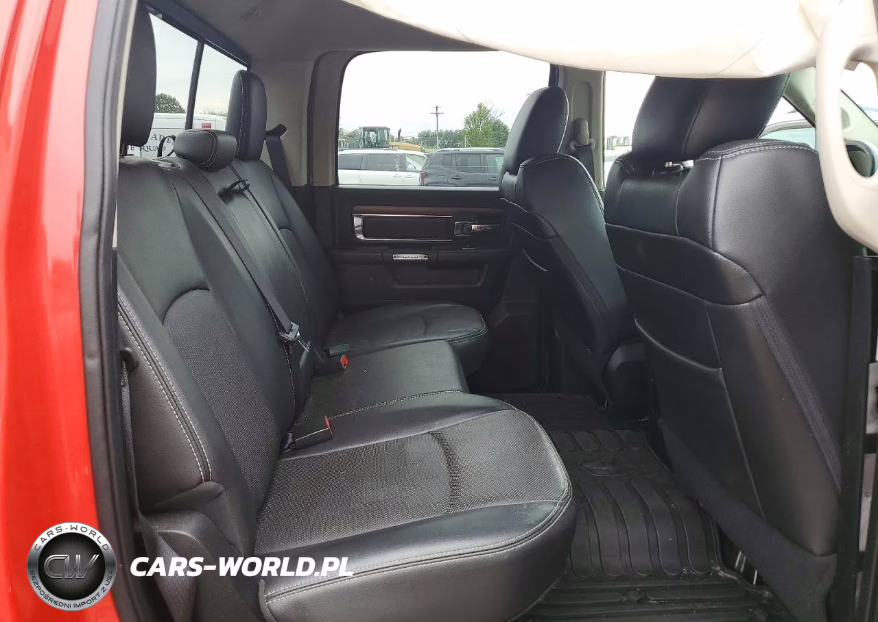 2016 Ram 1500 Laramie VIN:1C6RR7NT4GS151597 - 10