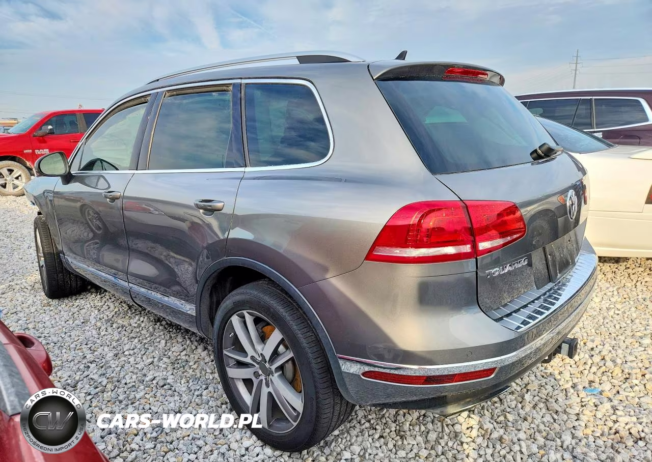 2016 Volkswagen Touareg Sport VIN:WVGEF9BP7GD010493 - 2