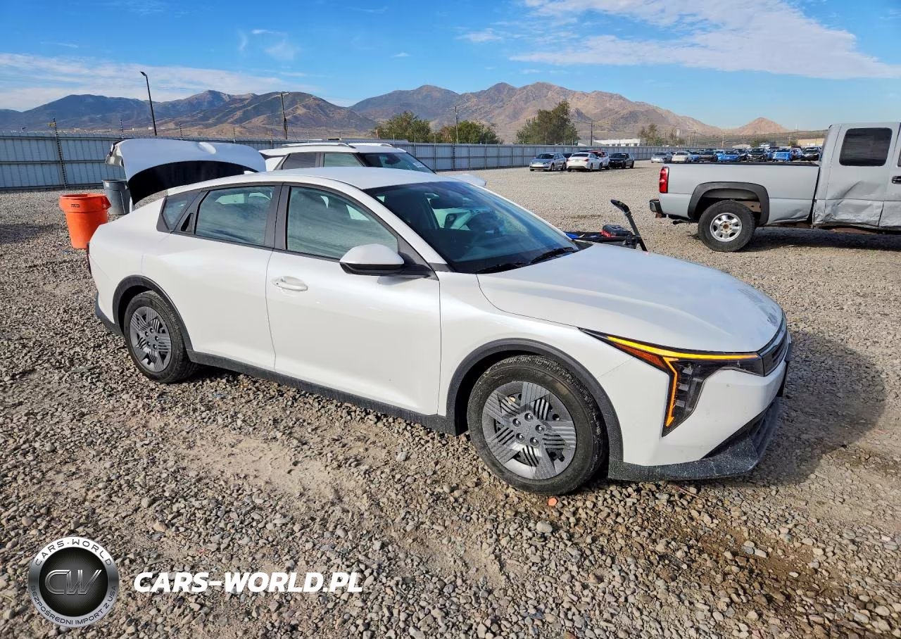 2025 Kia K4 Lx VIN:3KPFT4DE2SE004513 - 4