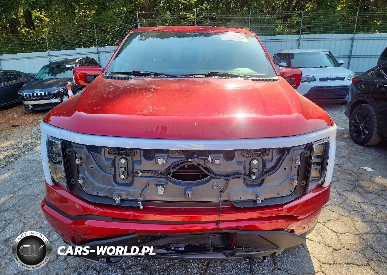 2023 Ford F150 Lightning Pro VIN:1FTVW1EV9PWG07200 - 5