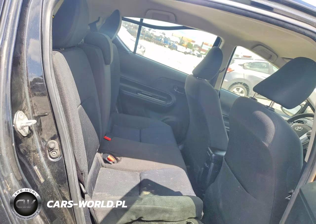 2016 Toyota Prius C Two VIN:JTDKDTB31G1124708 - 10