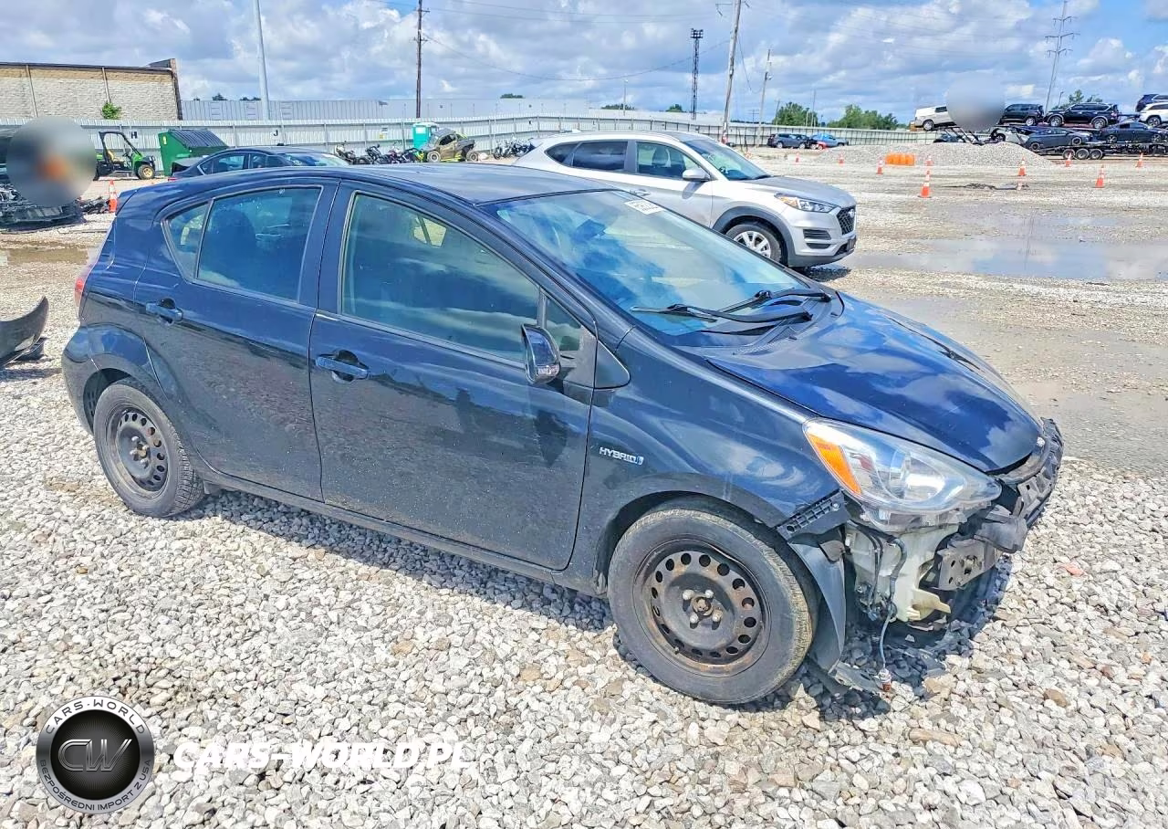 2016 Toyota Prius C Two VIN:JTDKDTB31G1124708 - 4