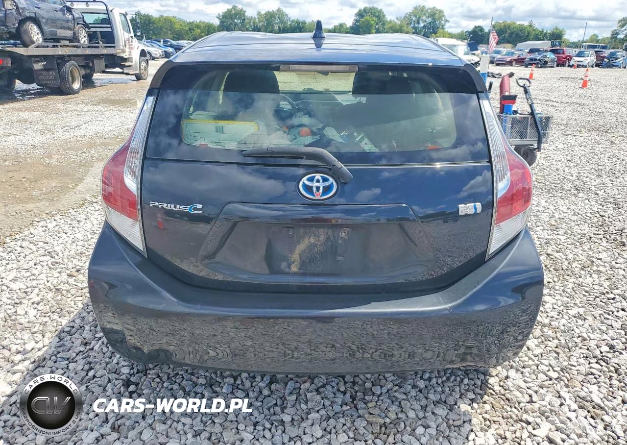 2016 Toyota Prius C Two VIN:JTDKDTB31G1124708 - 6