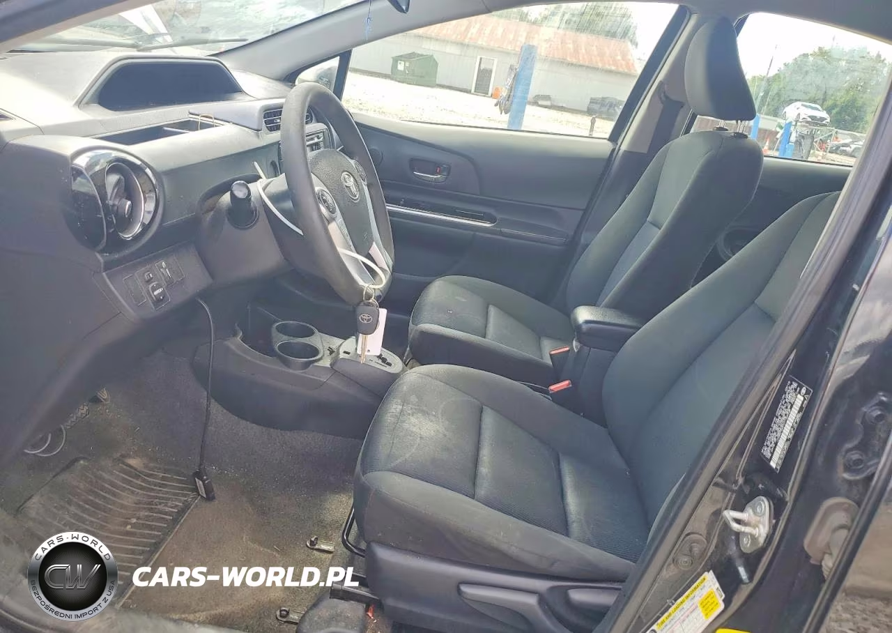 2016 Toyota Prius C Two VIN:JTDKDTB31G1124708 - 7