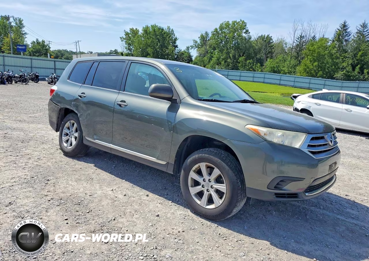 2013 Toyota Highlander Base VIN:5TDBK3EH3DS193301 - 4