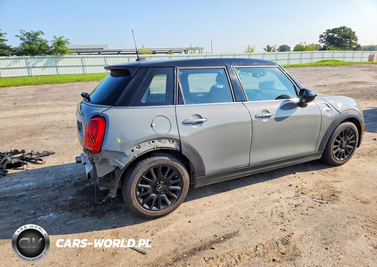 2015 Mini Cooper Base VIN:WMWXS5C50FT827465 - 3
