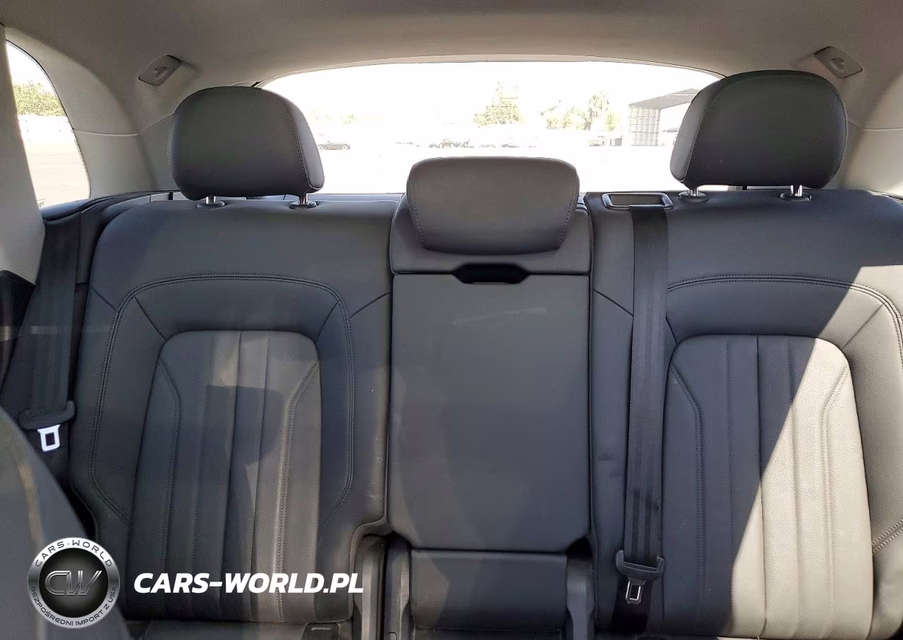 2020 Audi Q5 Premium VIN:WA1ANAFY4L2044420 - 10