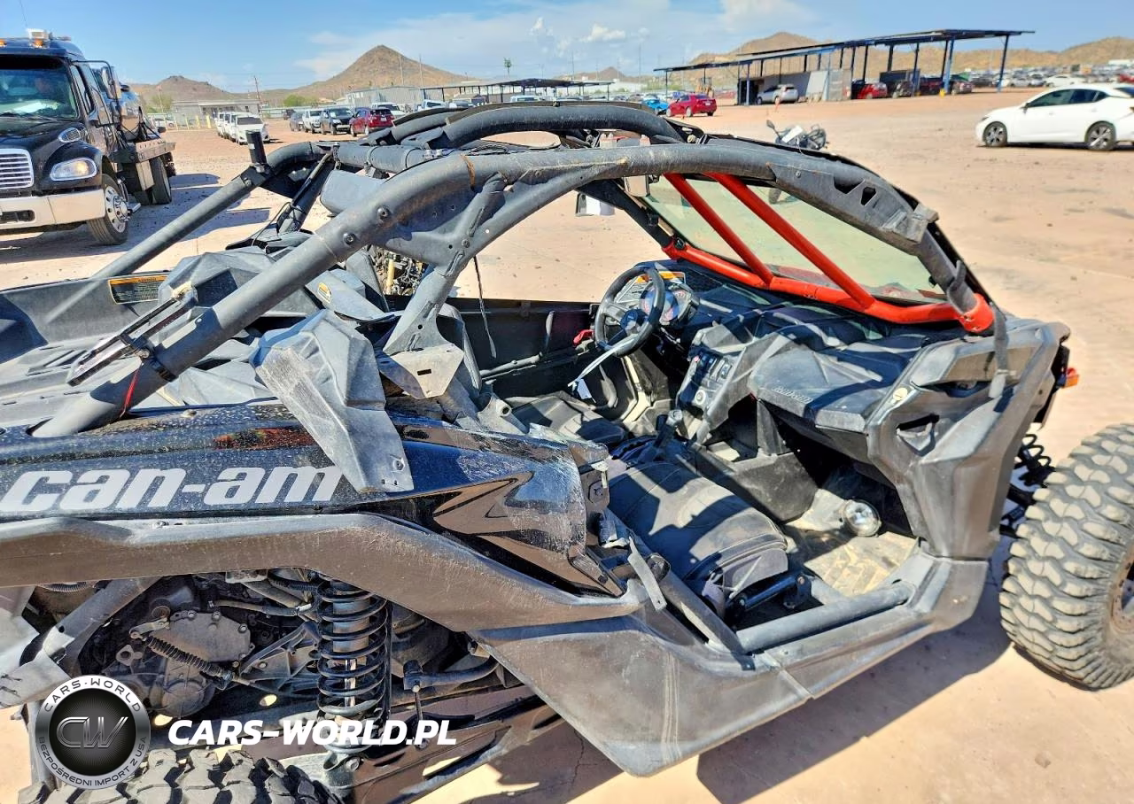 2017 Can-Am Maverick X3 X Ds Turbo R VIN:3JBVDAW27HK000030 - 9