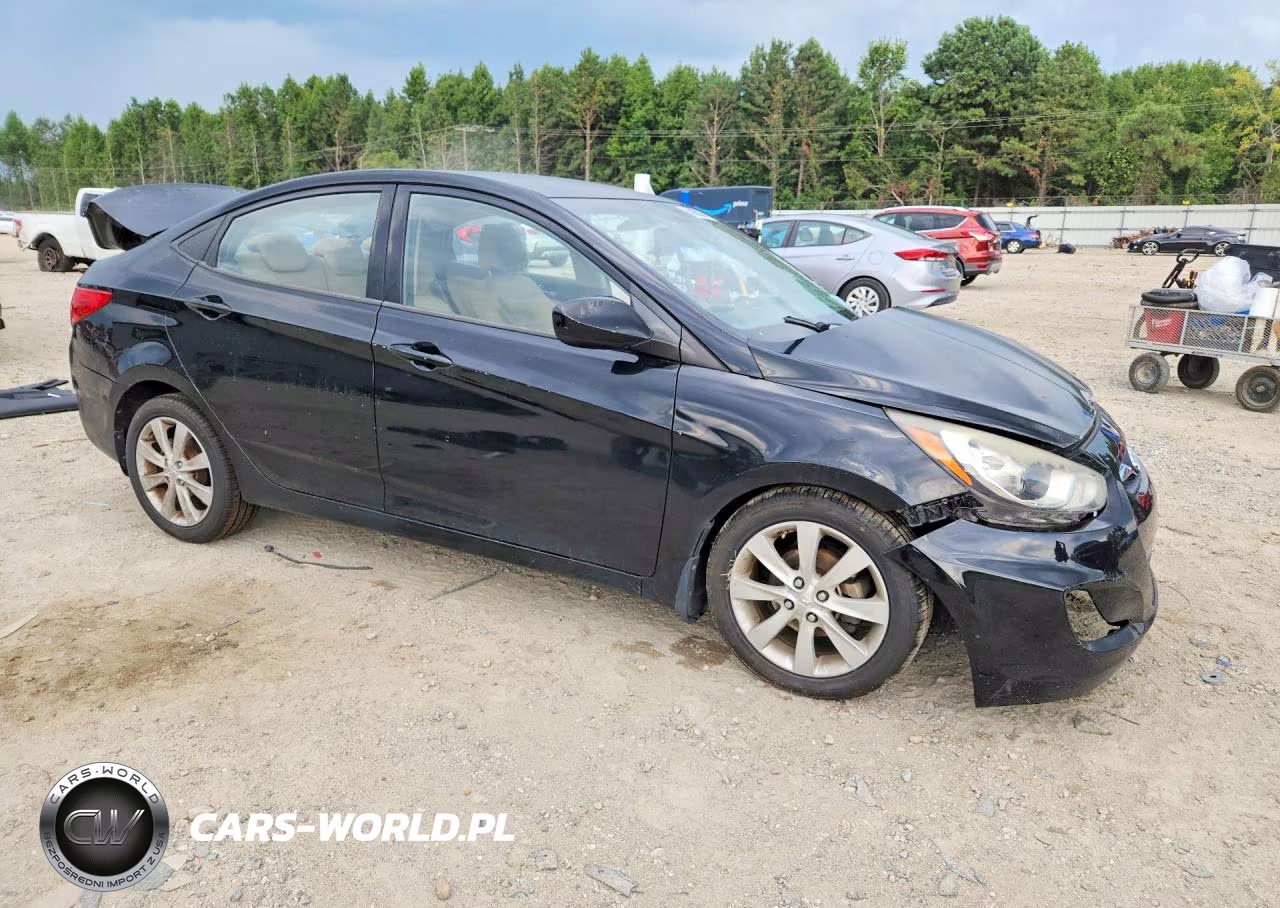 2012 Hyundai Accent VIN:KMHCU4AE6CU180774 - 4