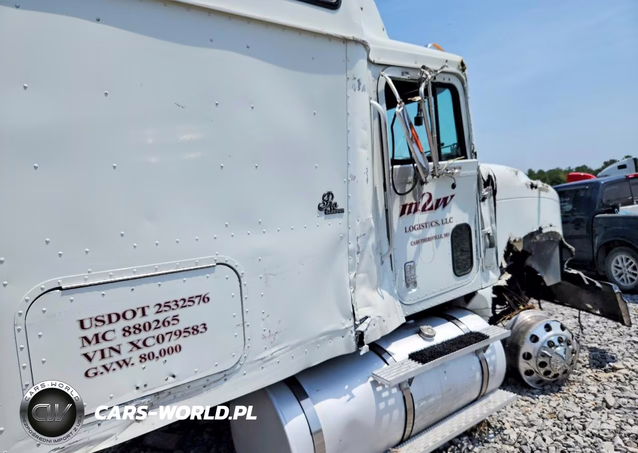 1999 International 9400 Semi Truck VIN:2HSFHAMR9XC079583 - 13