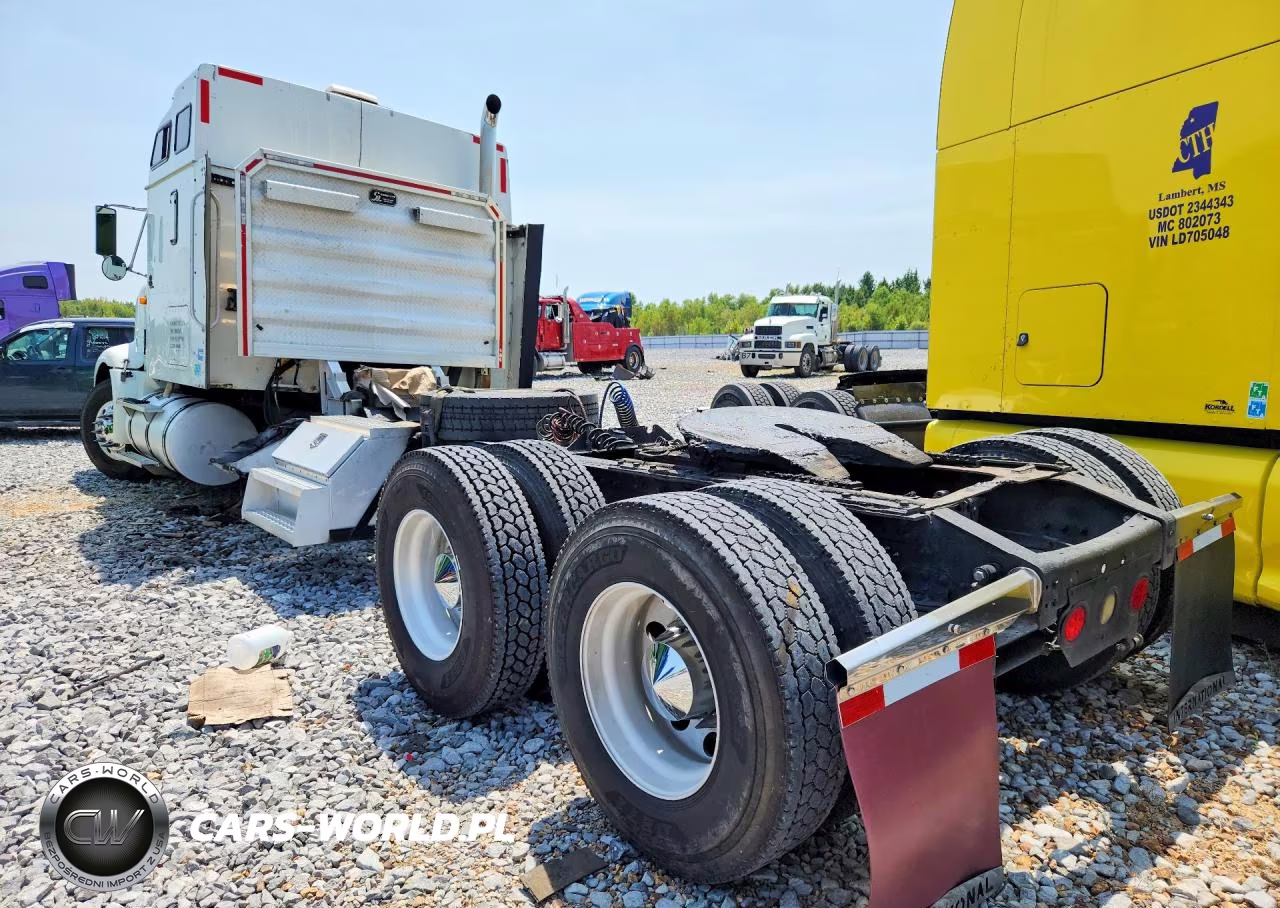 1999 International 9400 Semi Truck VIN:2HSFHAMR9XC079583 - 2