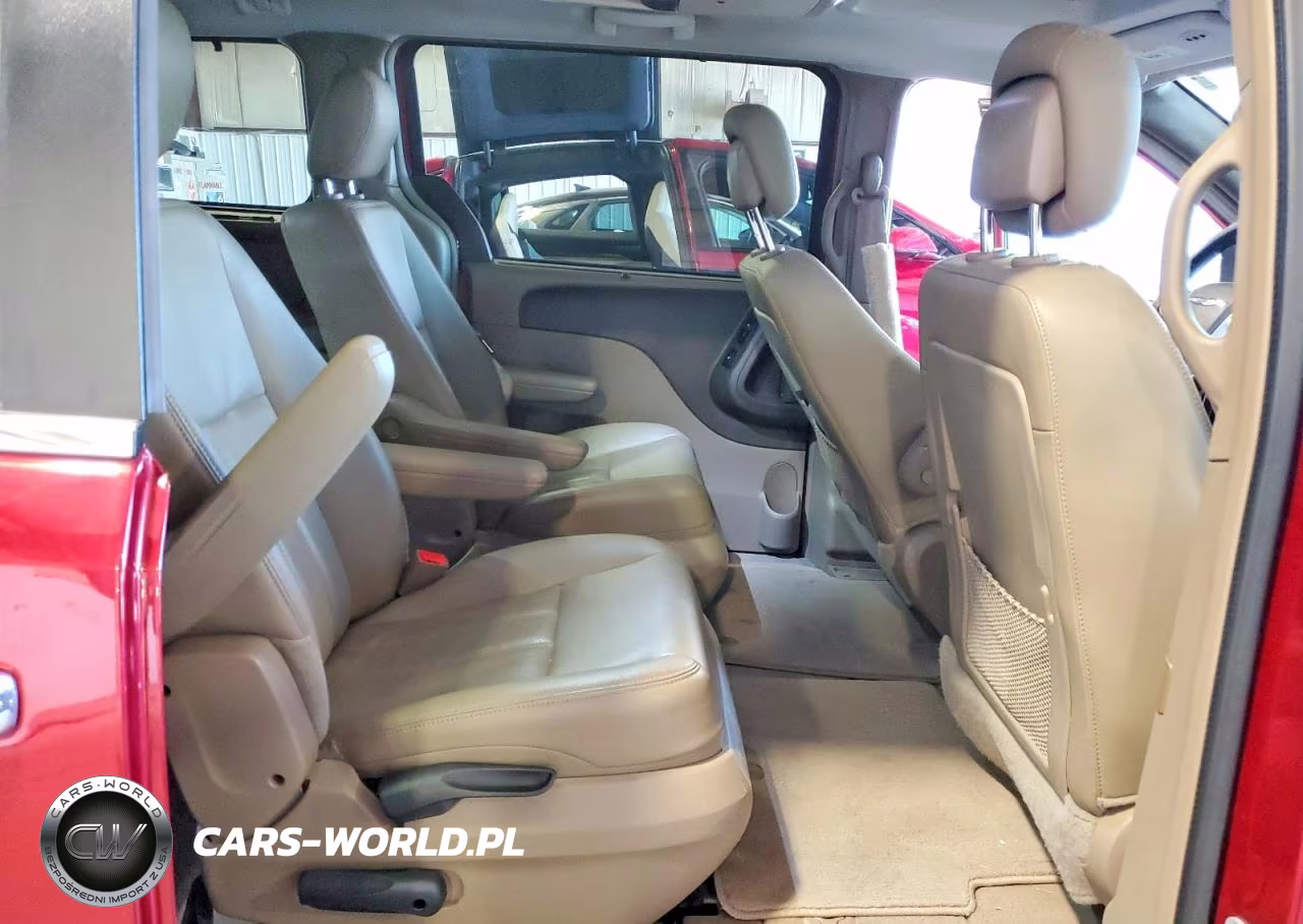 2016 Chrysler Town & Country Touring L VIN:2C4RC1CG7GR188495 - 11