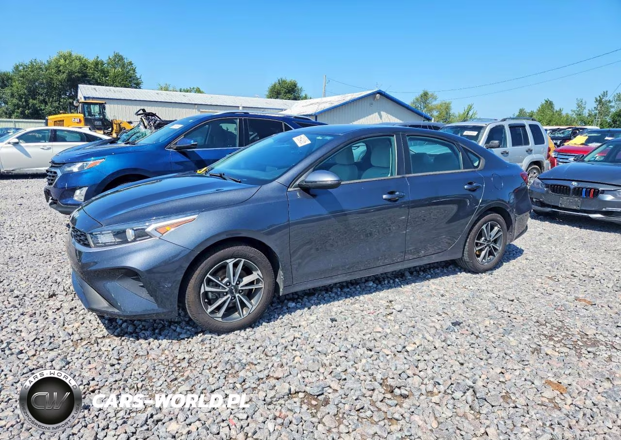 2022 Kia Forte Lxs