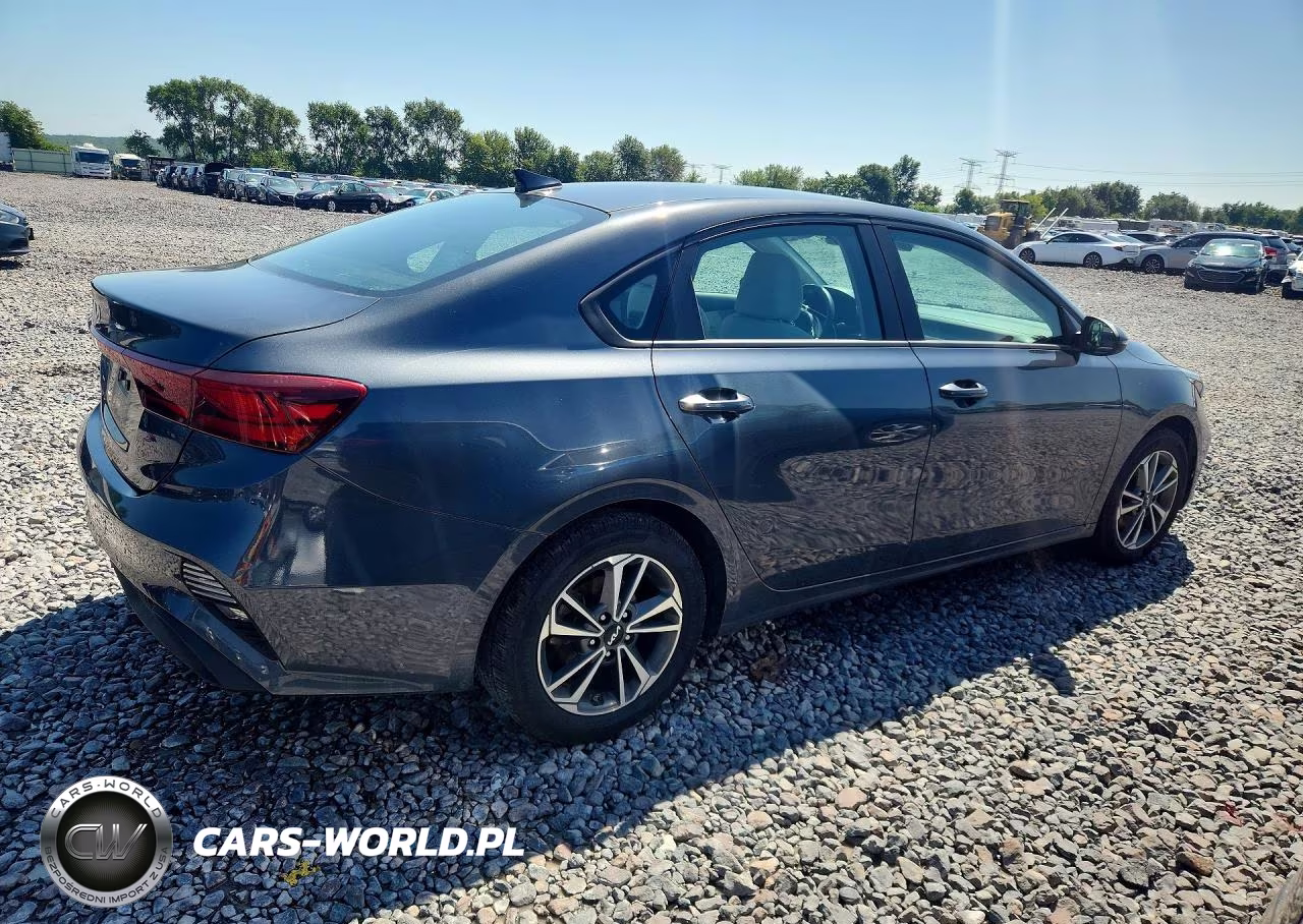 2022 Kia Forte Lxs VIN:3KPF24AD2NE433640 - 3