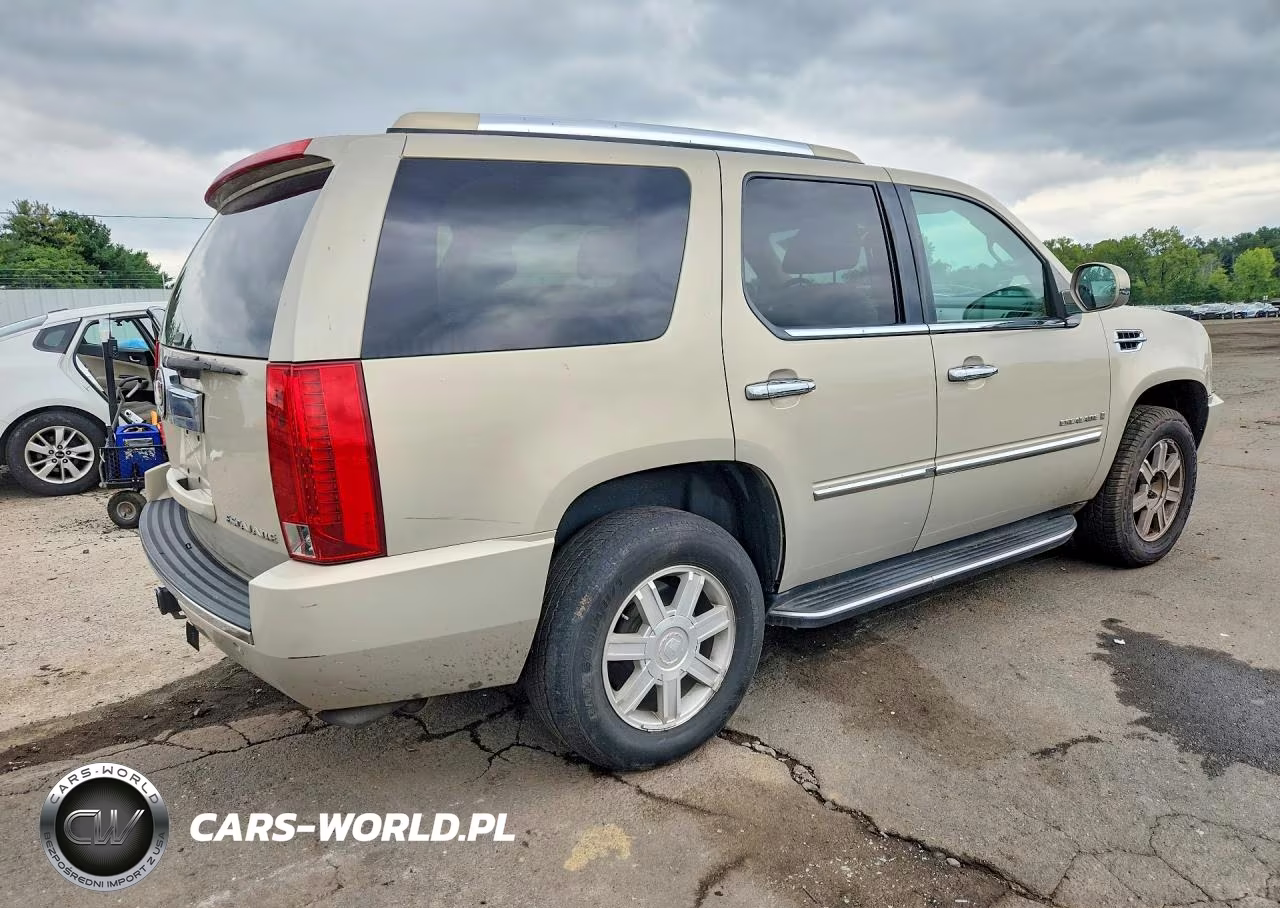 2008 Cadillac Escalade Luxury VIN:1GYFK63868R160734 - 3