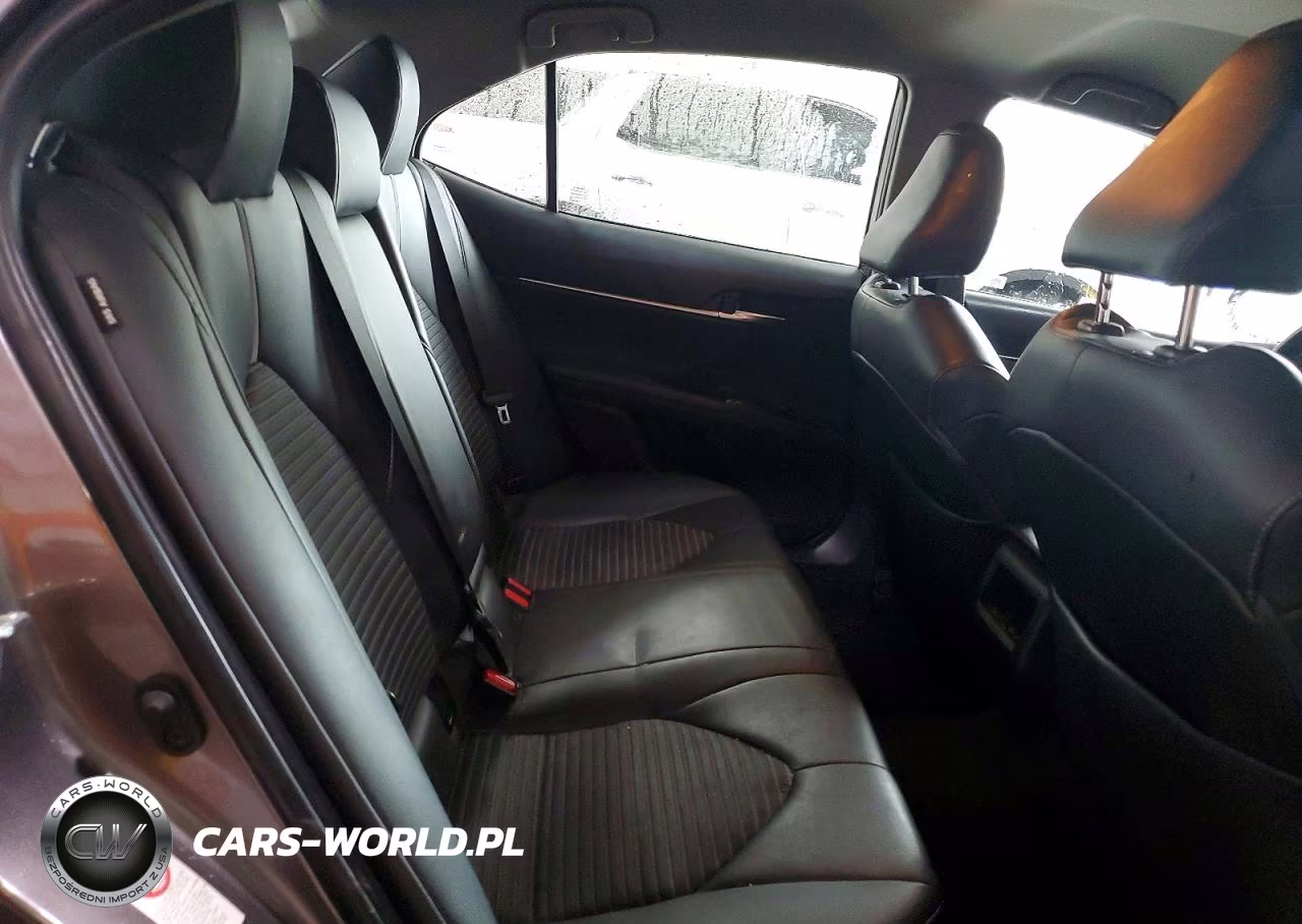 2018 Toyota Camry Se VIN:4T1B11HKXJU626713 - 10