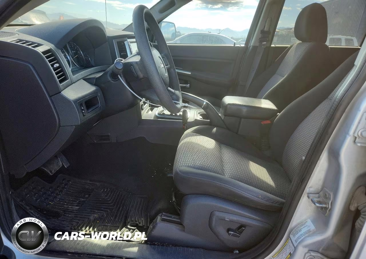 2009 Jeep Grand Cherokee Laredo VIN:1J8GR48K89C549550 - 7