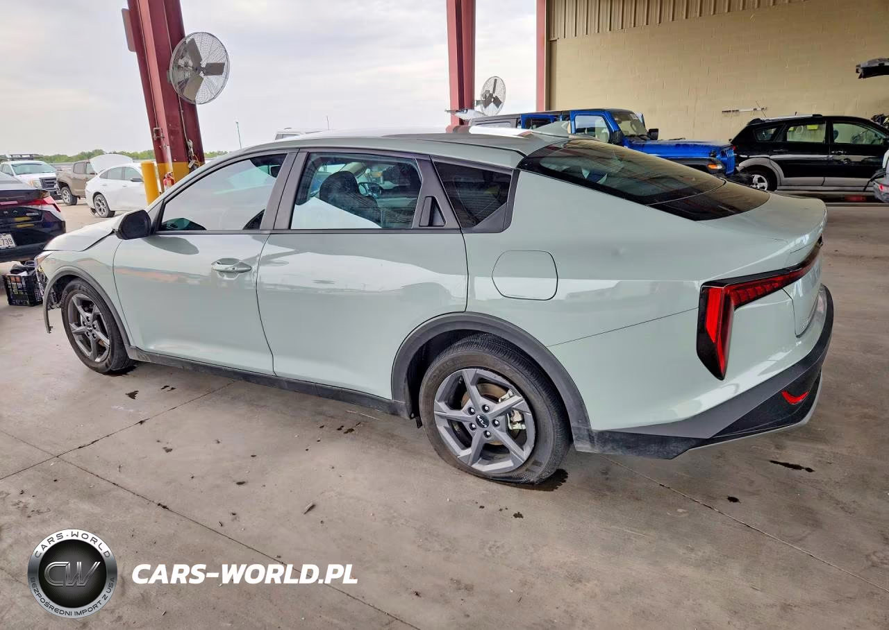 2025 Kia K4 Lxs VIN:3KPFT4DE2SE181756 - 2