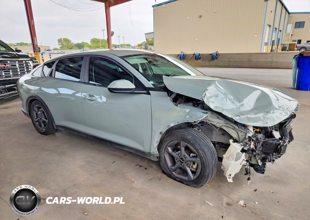 2025 Kia K4 Lxs VIN:3KPFT4DE2SE181756 - 4