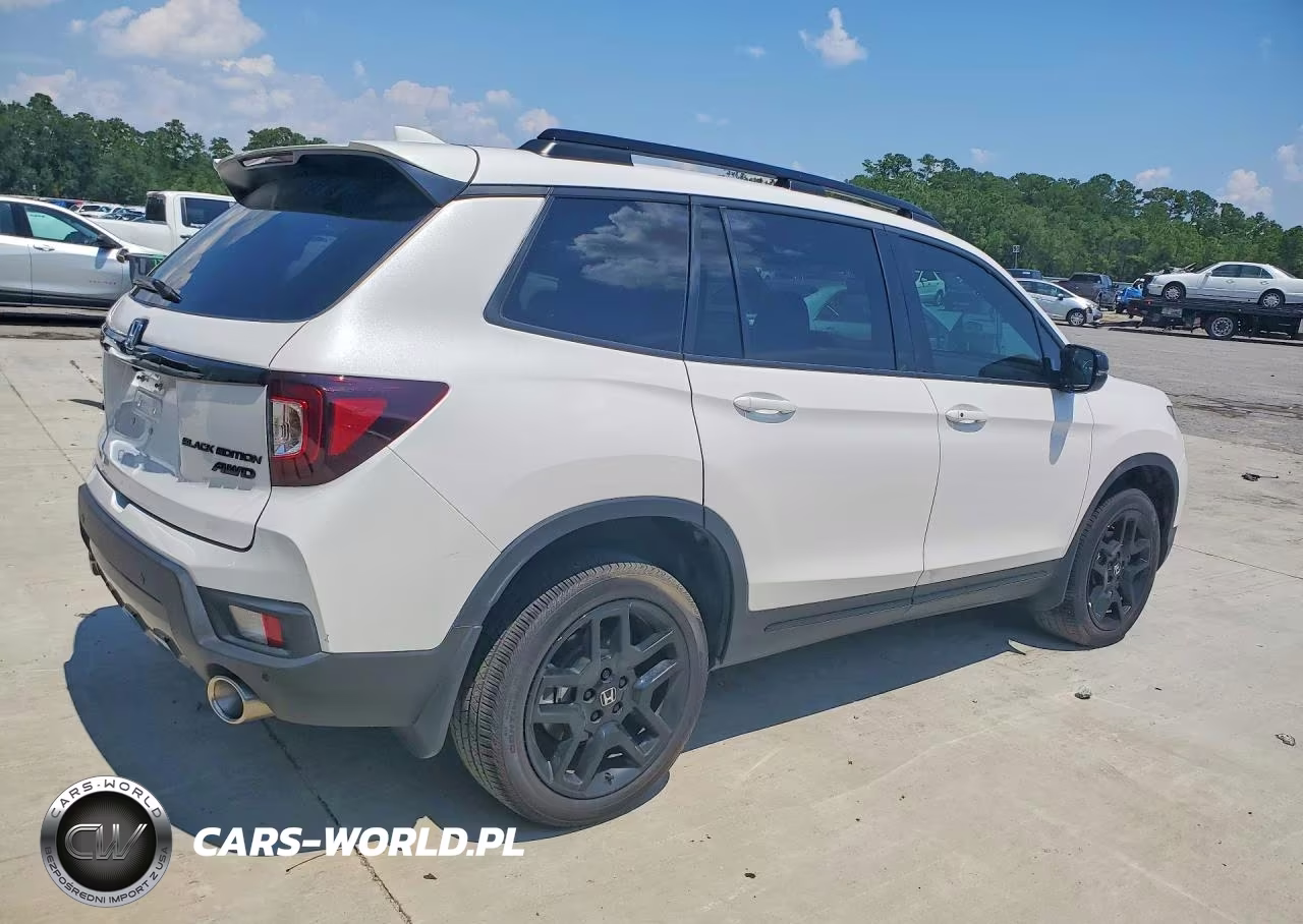 2024 Honda Passport Black Edition VIN:5FNYF8H88RB005701 - 3