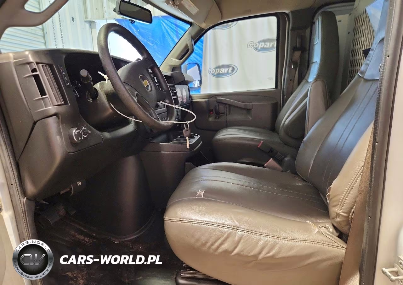 2018 Chevrolet Express 2500 Cargo Delivery Van VIN:1GCWGAFP6J1216625 - 7
