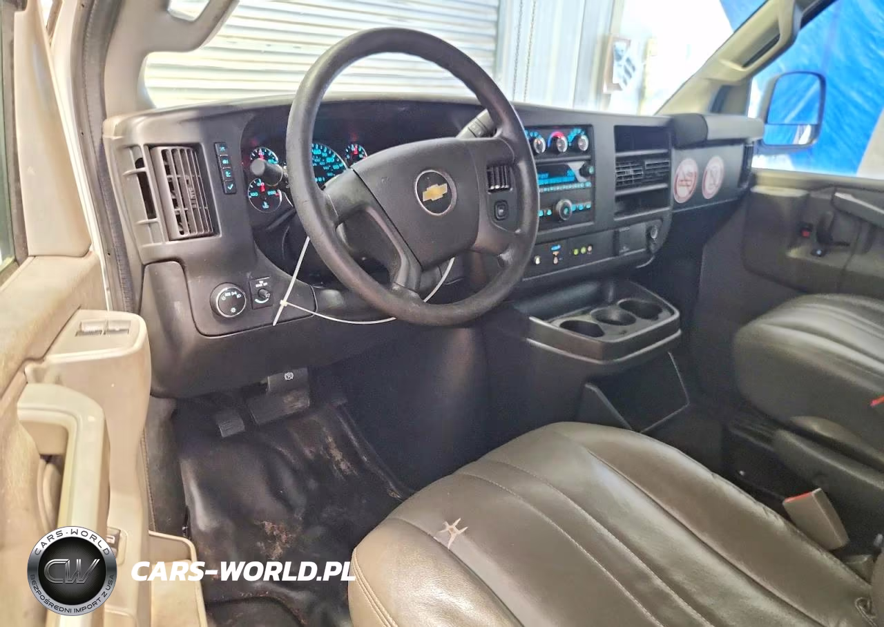 2018 Chevrolet Express 2500 Cargo Delivery Van VIN:1GCWGAFP6J1216625 - 8