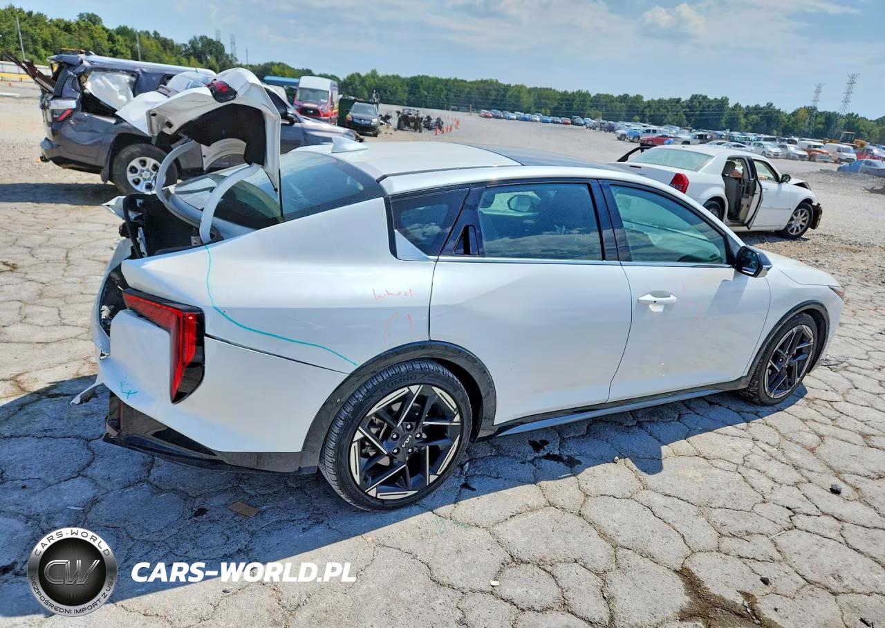 2025 Kia K4 Gt Line VIN:3KPFW4DE5SE140707 - 3