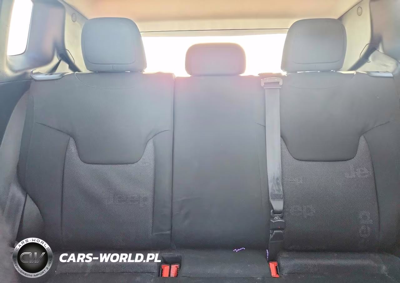 2016 Jeep Renegade Sport VIN:ZACCJAAT8GPD52112 - 10