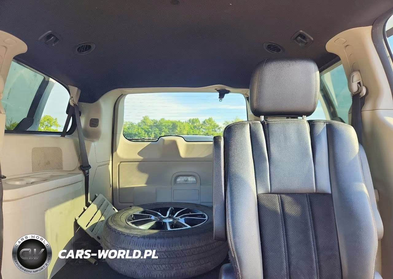2018 Dodge Grand Caravan Sxt VIN:2C4RDGCG2JR224150 - 10