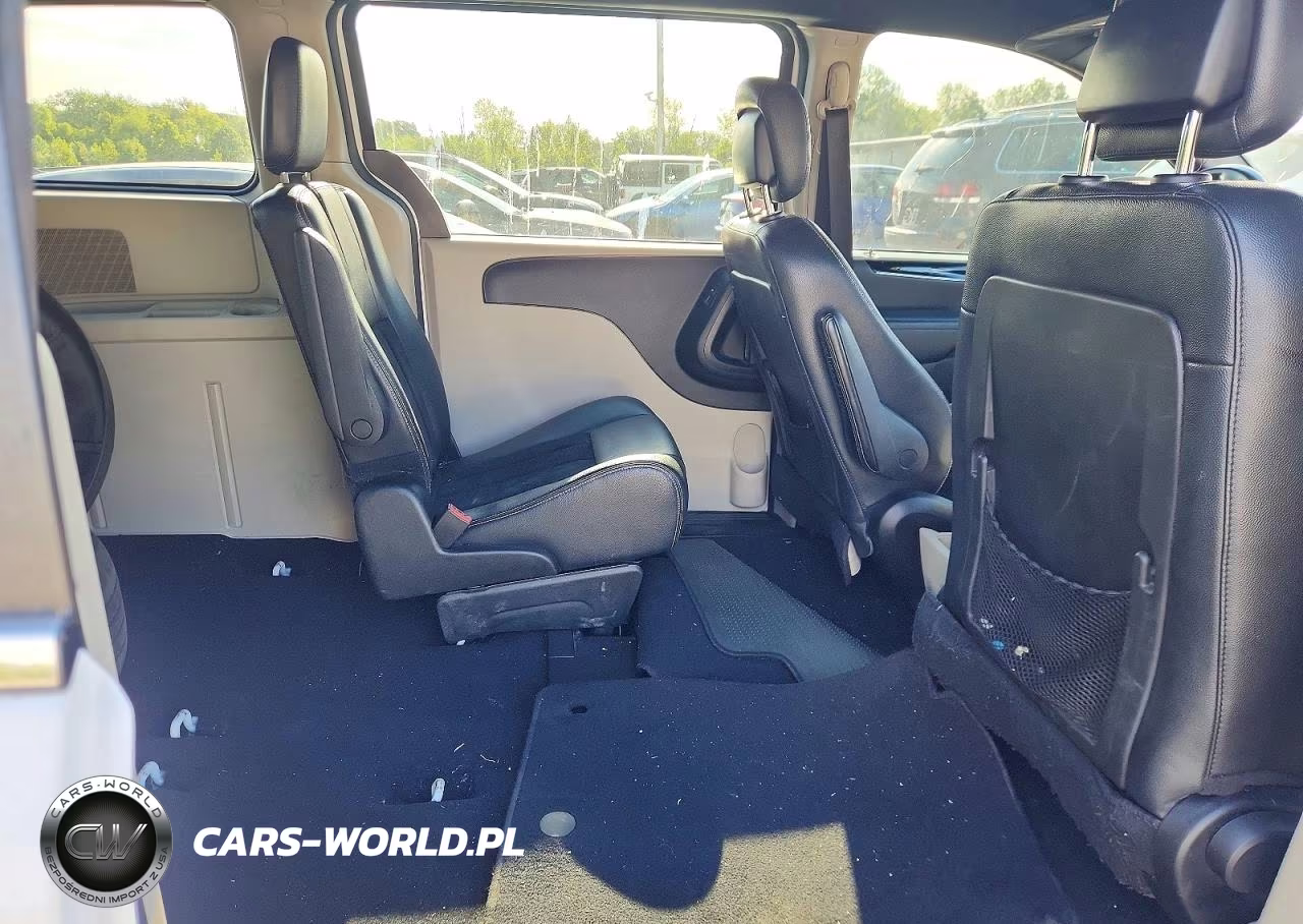 2018 Dodge Grand Caravan Sxt VIN:2C4RDGCG2JR224150 - 11