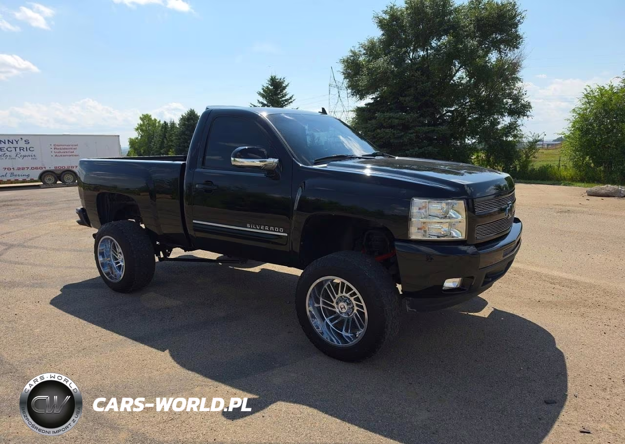 CHEVROLET SILVERADO – zdjęcie 1 z 12