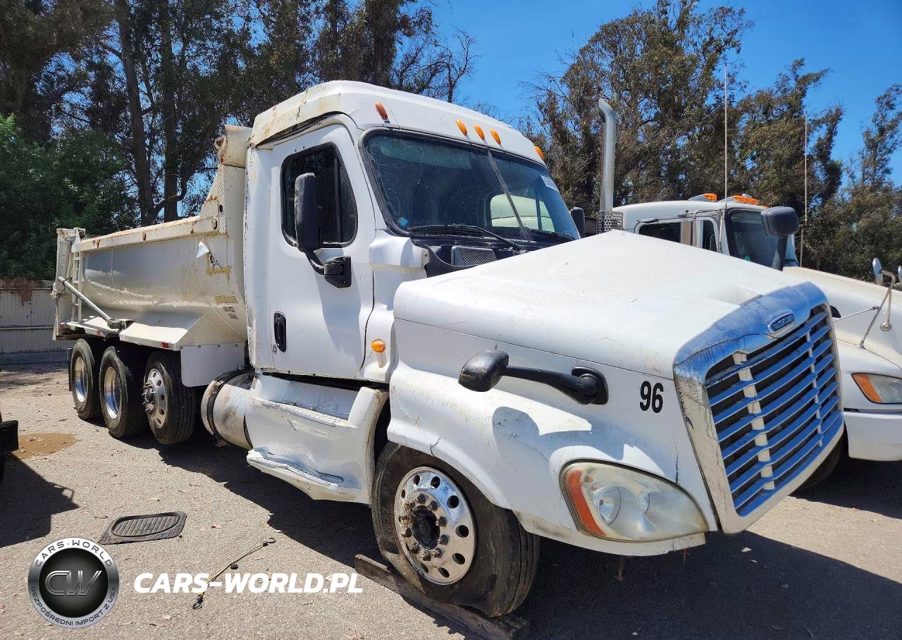2013 Freightliner Cascadia 125 VIN:3AKJGLBG0DSBU1070 - 4