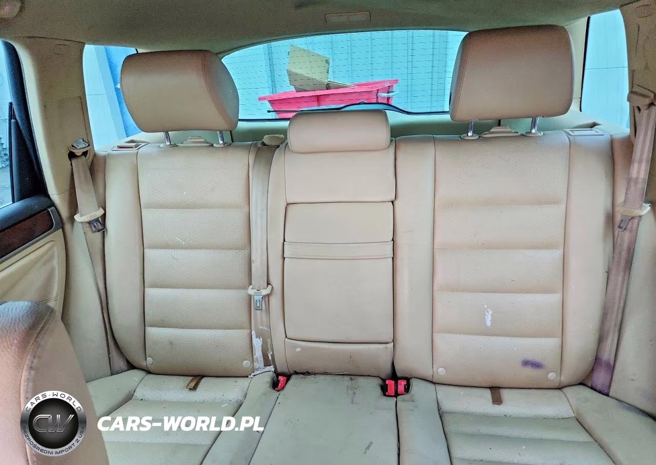 2010 Volkswagen Touareg V6 VIN:WVGBF7A93AD002005 - 10