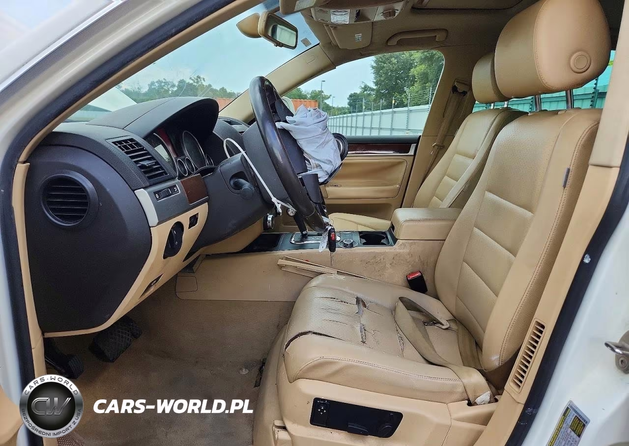 2010 Volkswagen Touareg V6 VIN:WVGBF7A93AD002005 - 7