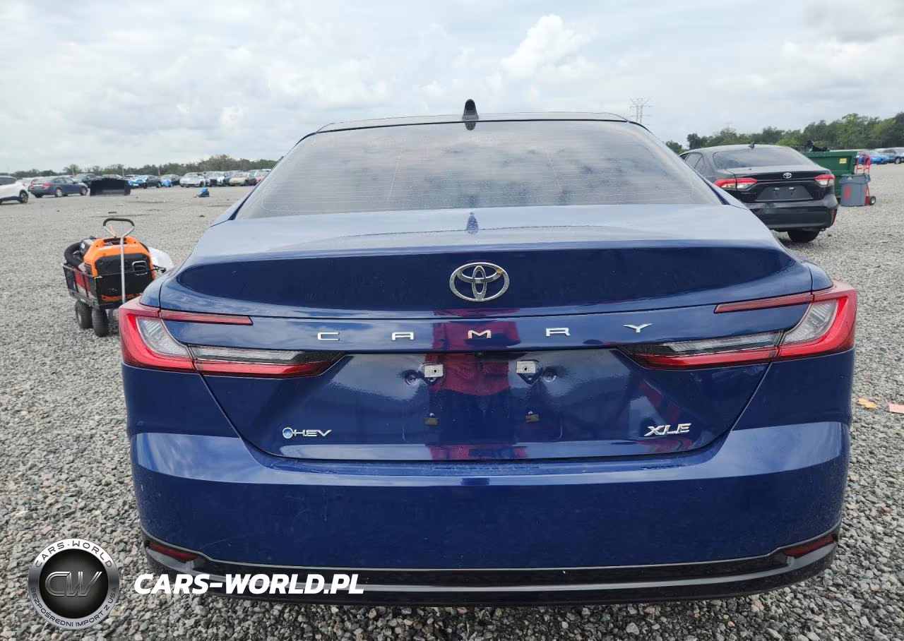 2026 Toyota Camry Xle VIN:4T1DAACK8TU252623 - 6