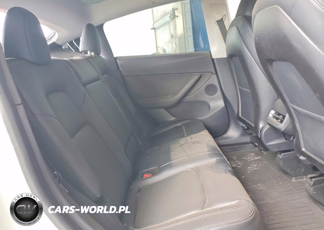 2020 Tesla Model Y VIN:5YJYGDEE0LF010317 - 11
