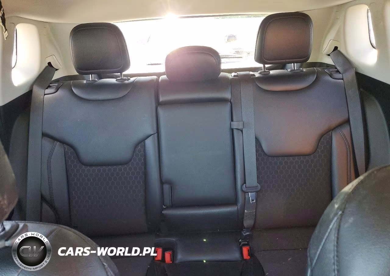 2020 Jeep Compass Latitude VIN:3C4NJDBB5LT209542 - 10