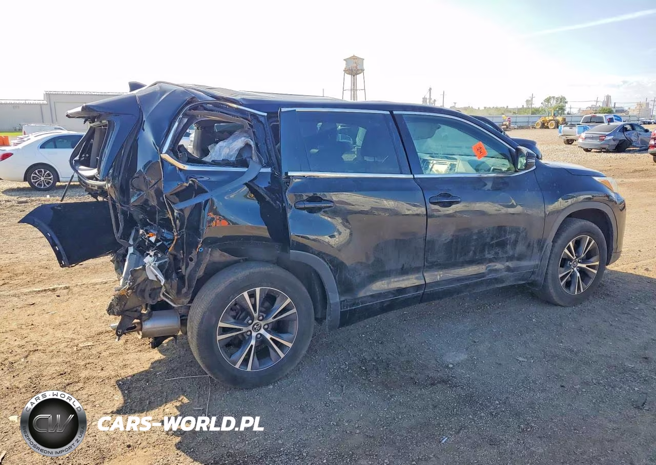 2017 Toyota Highlander Le Plus VIN:5TDBZRFH8HS388720 - 3