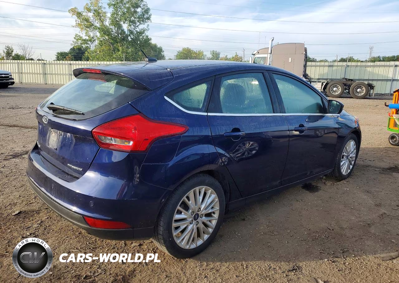 2017 Ford Focus Titanium VIN:1FADP3N23HL333995 - 3