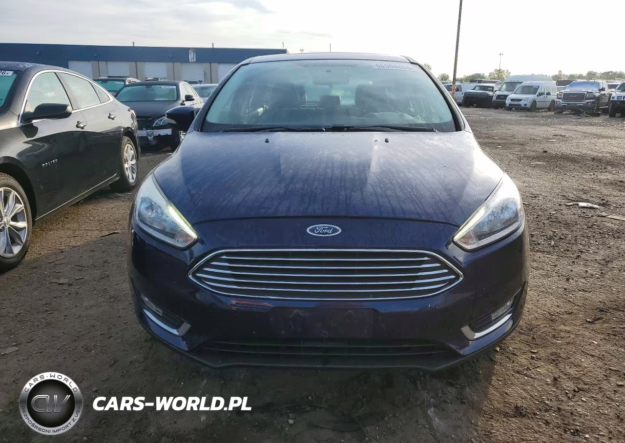 2017 Ford Focus Titanium VIN:1FADP3N23HL333995 - 5