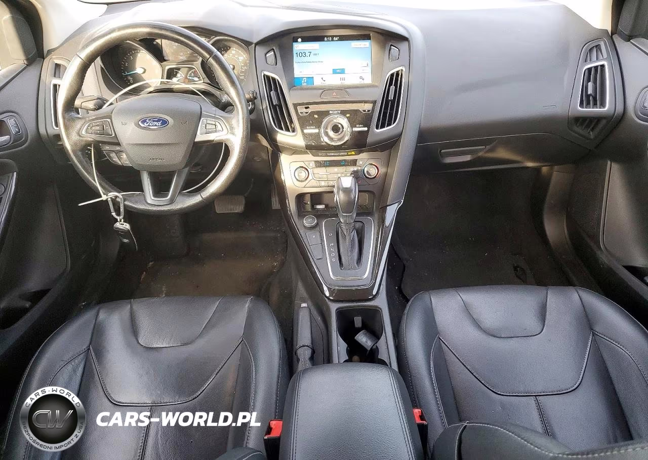 2017 Ford Focus Titanium VIN:1FADP3N23HL333995 - 8
